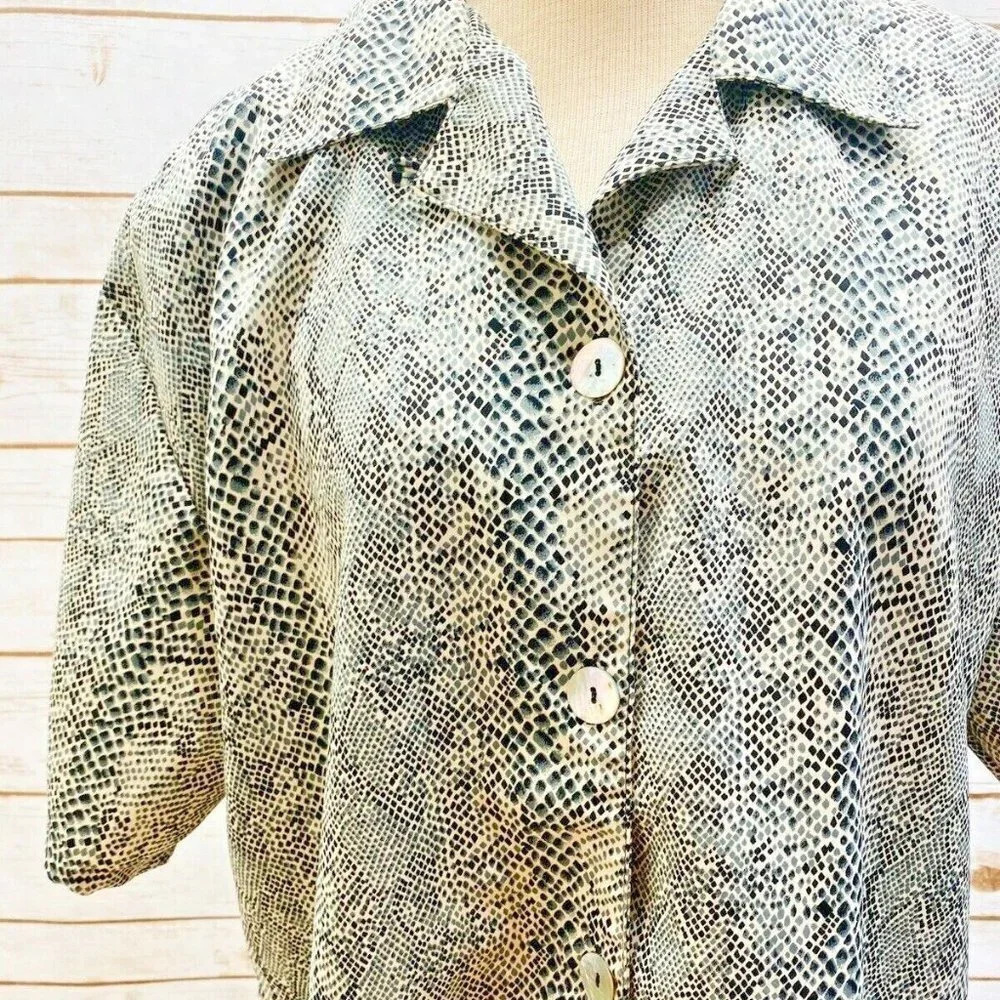 IMPRESSIONS Women Short Sleeve Button Down Collared Animal Print Shirt Sz Large - Picture 4 of 12